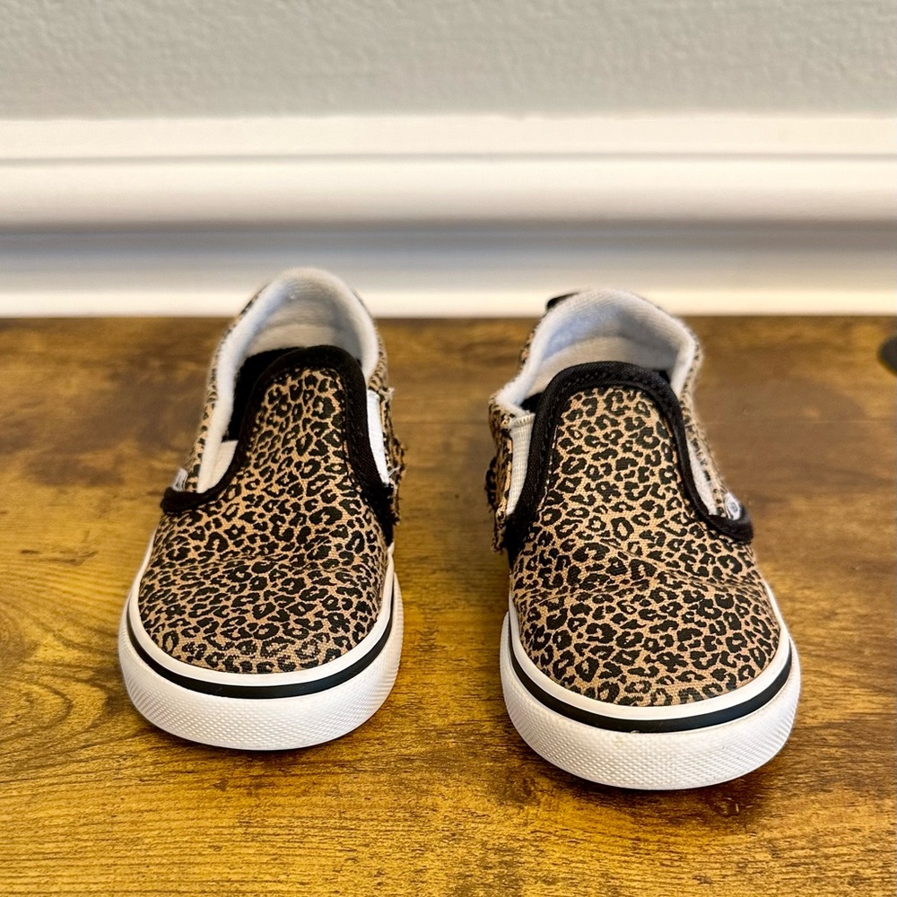 Vans Classic Leopard Spot Slip-On Sneaker size 8 toddler